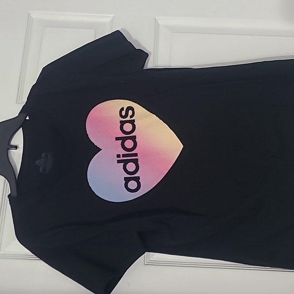 Adidas Black Tee with Gradient Heart Logo - Picture 5 of 5